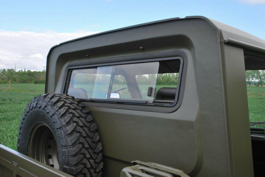 Детали экстерьера Mercedes-Benz 250 GD Pick-up 1993 года  (фото 18 из 22)